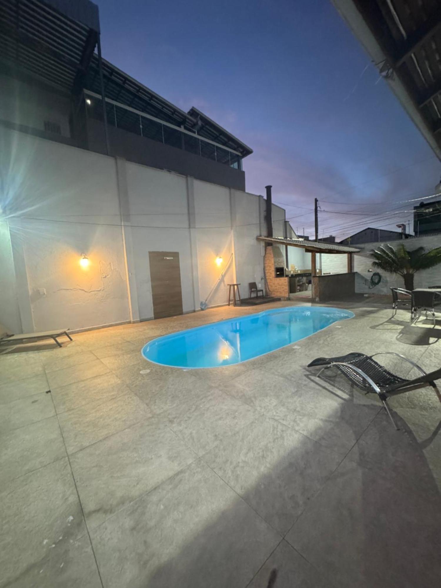 Casa No Centro De Balneario Camboriu Villa Buitenkant foto